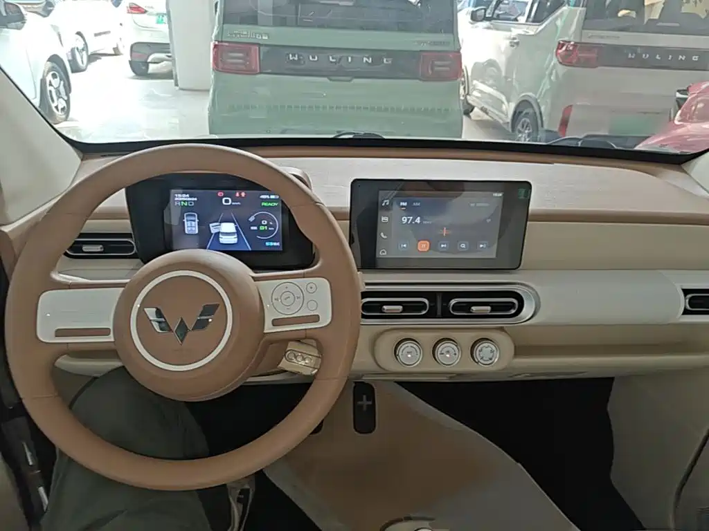 Wuling MINIEV — миниатюра 10