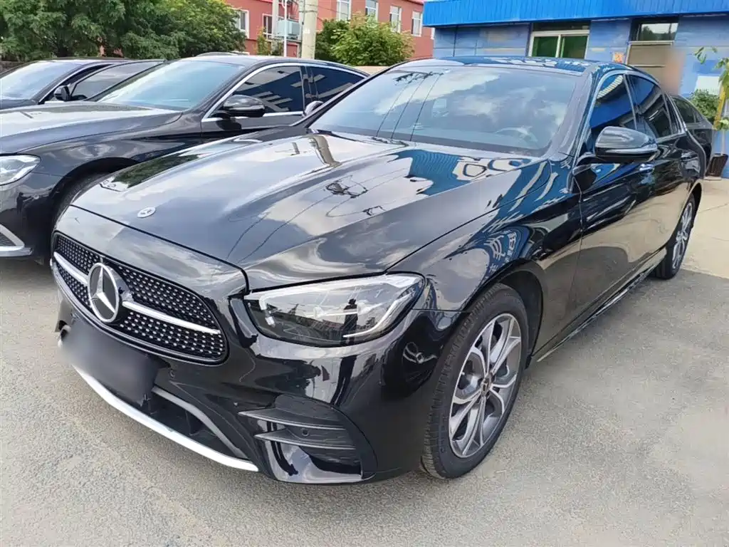 Mercedes-Benz E-Class 2022