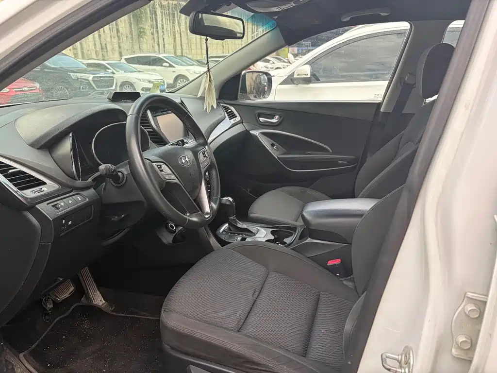 Hyundai Santa Fe — миниатюра 4