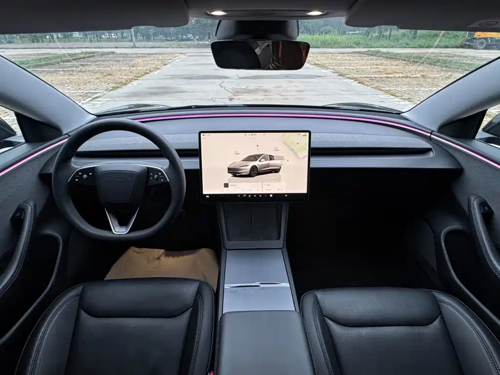 Tesla Model 3 — миниатюра 10