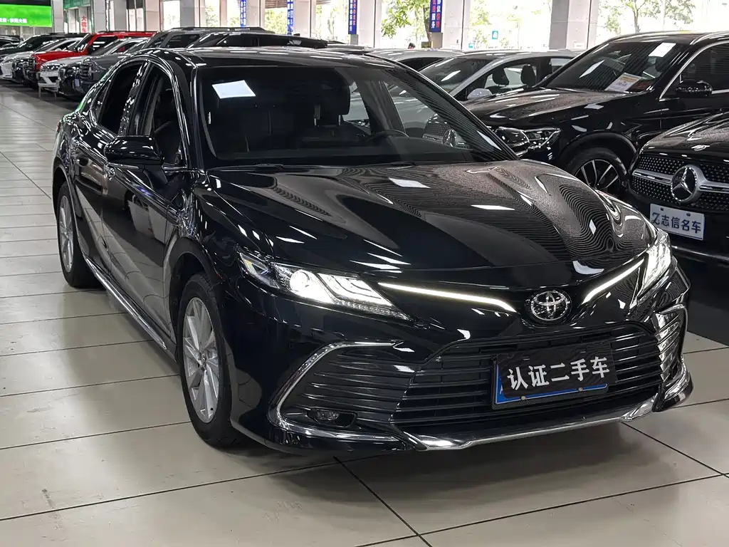 Toyota Camry — миниатюра 3