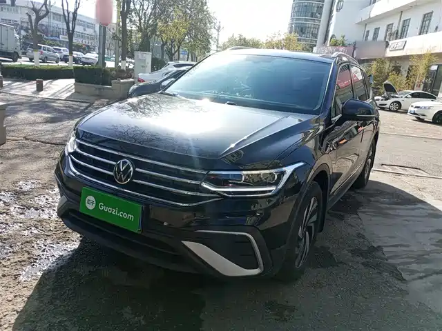 VOLKSWAGEN TIGUAN L 2023