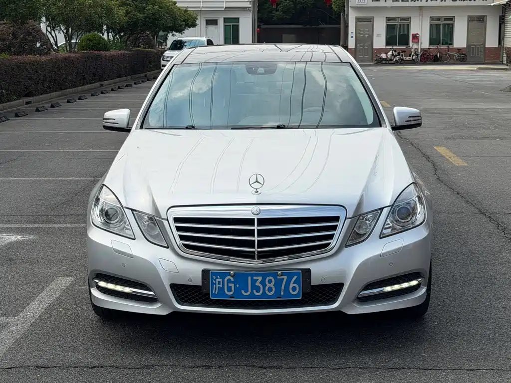 Mercedes-Benz E-Class — миниатюра 2
