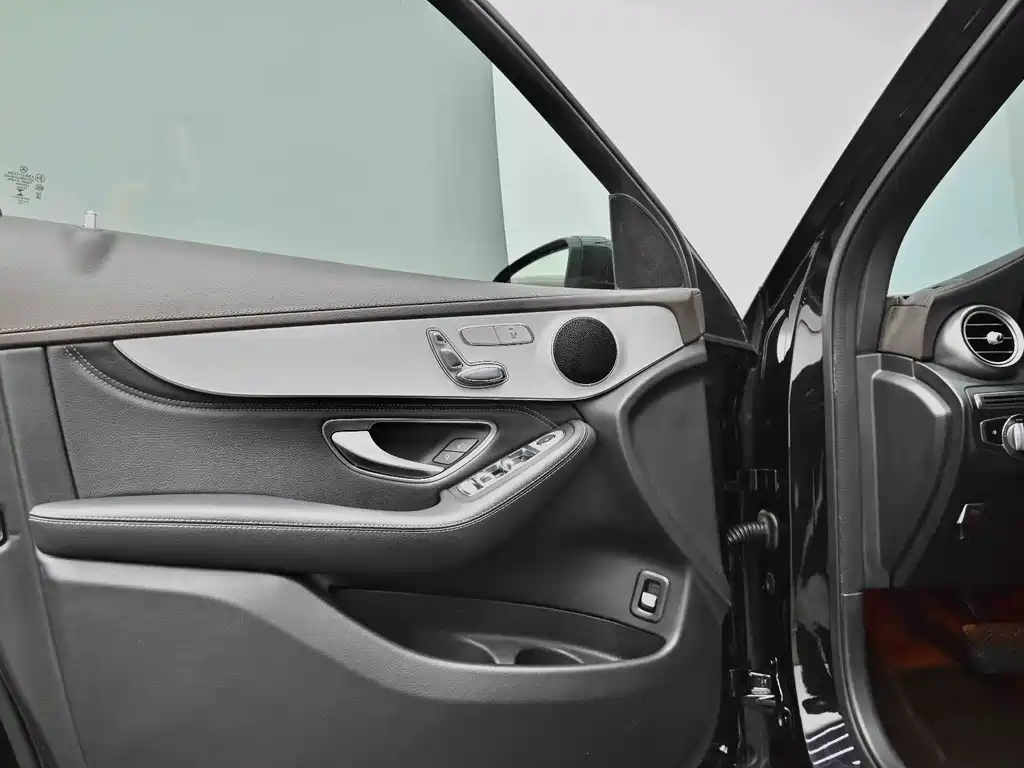 Mercedes-Benz GLC — миниатюра 6