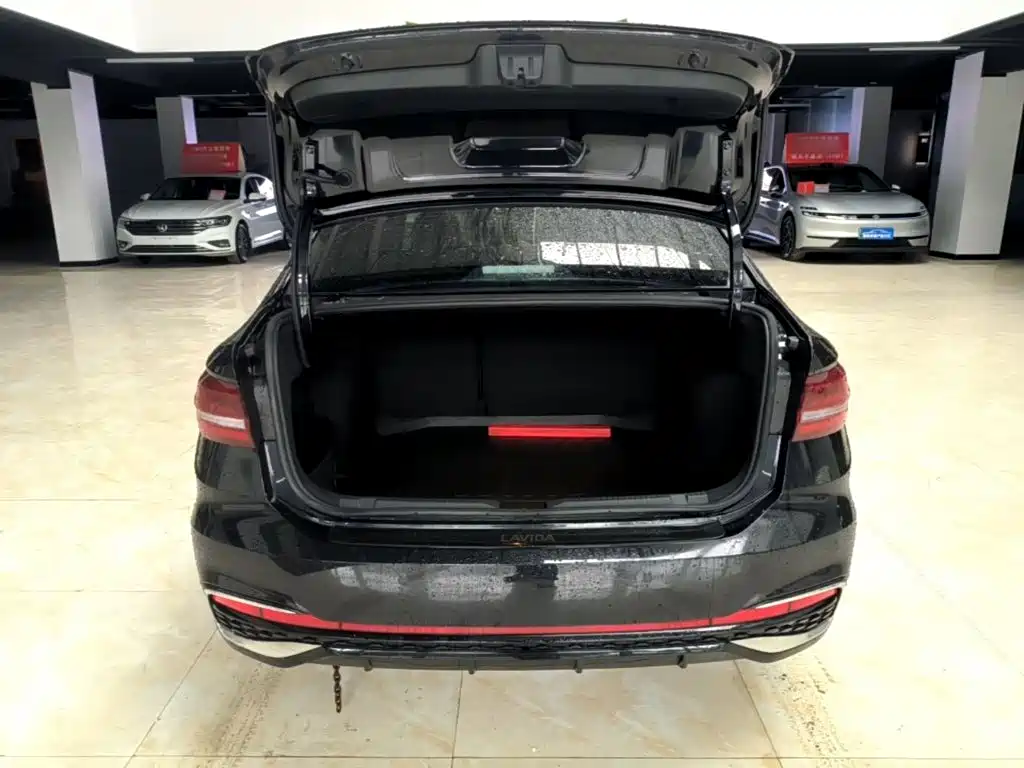 Volkswagen Lavida — миниатюра 19