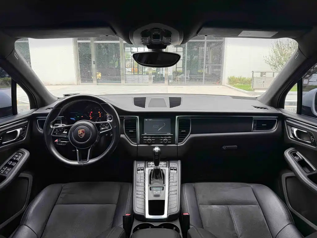 Porsche Macan — миниатюра 15