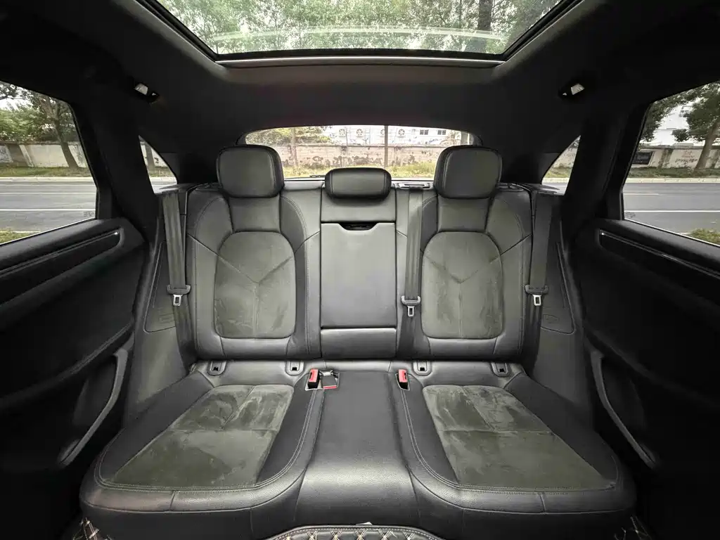 Porsche Macan — миниатюра 14