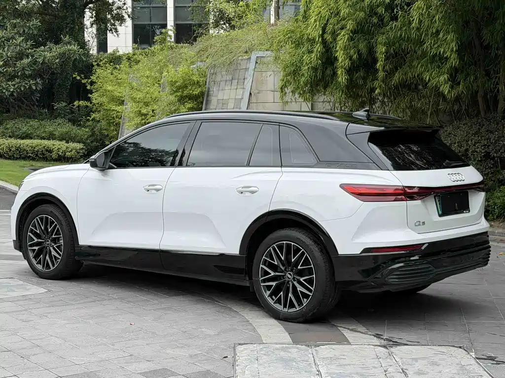 Audi Q5 e-tron — миниатюра 4