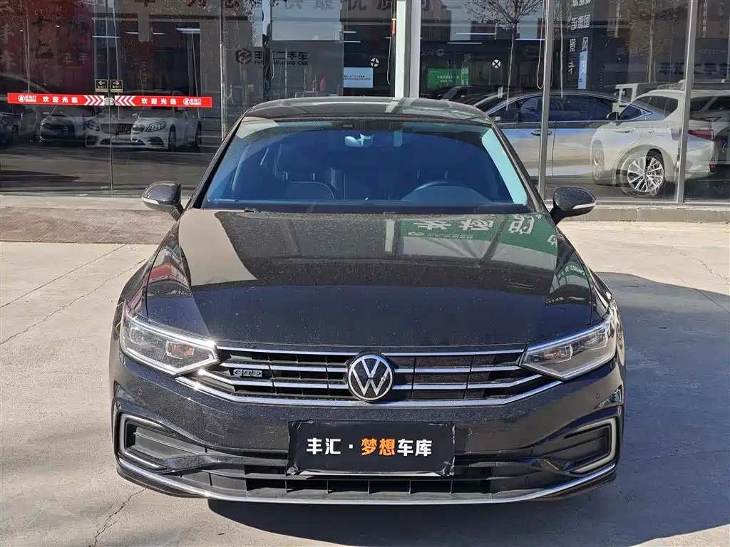 VOLKSWAGEN MAGOTAN GTE PLUG IN HYBRID