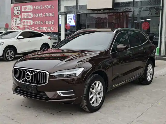 VOLVO XC60 2021