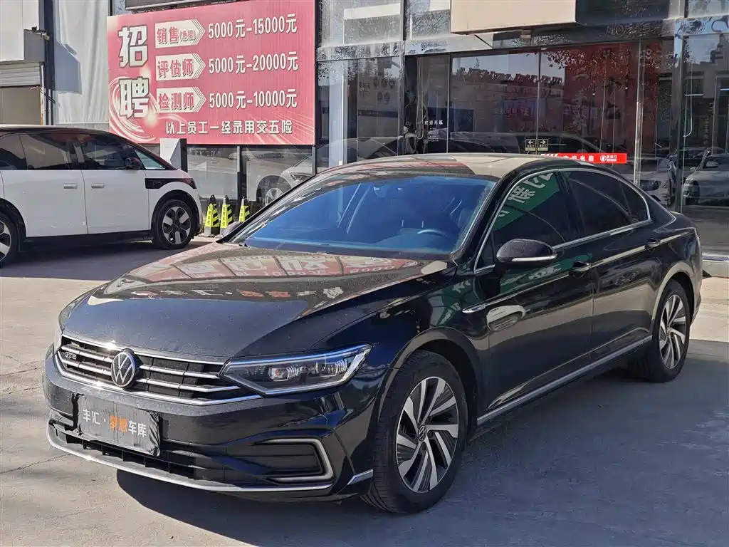 VOLKSWAGEN MAGOTAN GTE PLUG IN HYBRID