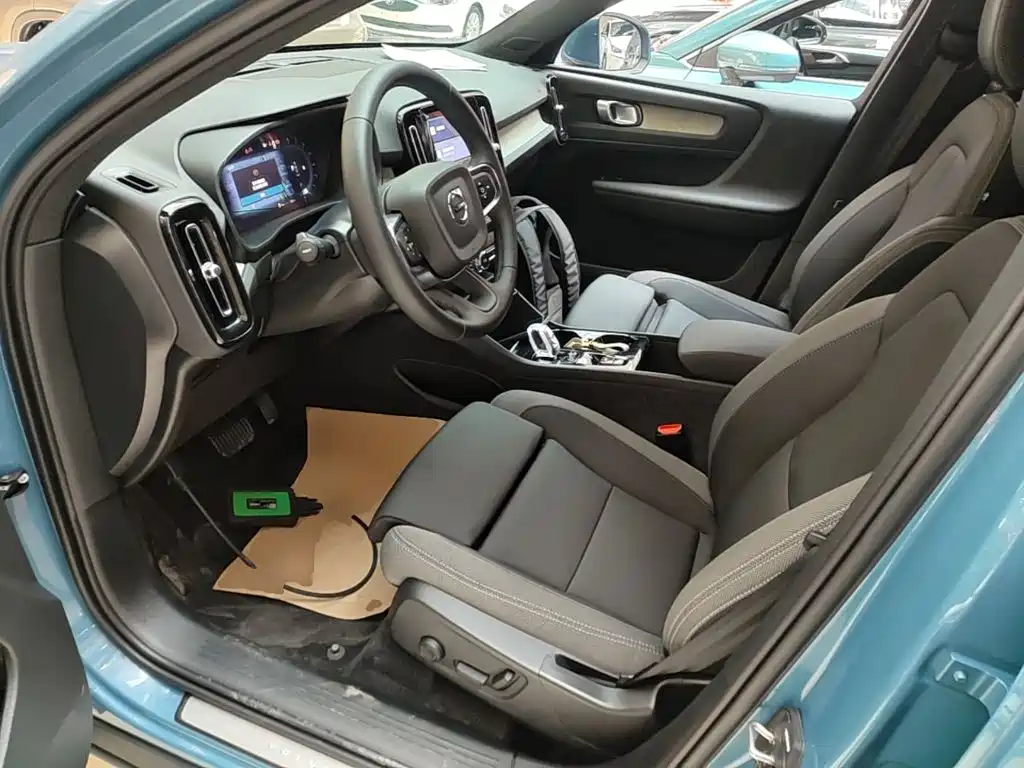 Volvo XC40 — миниатюра 15
