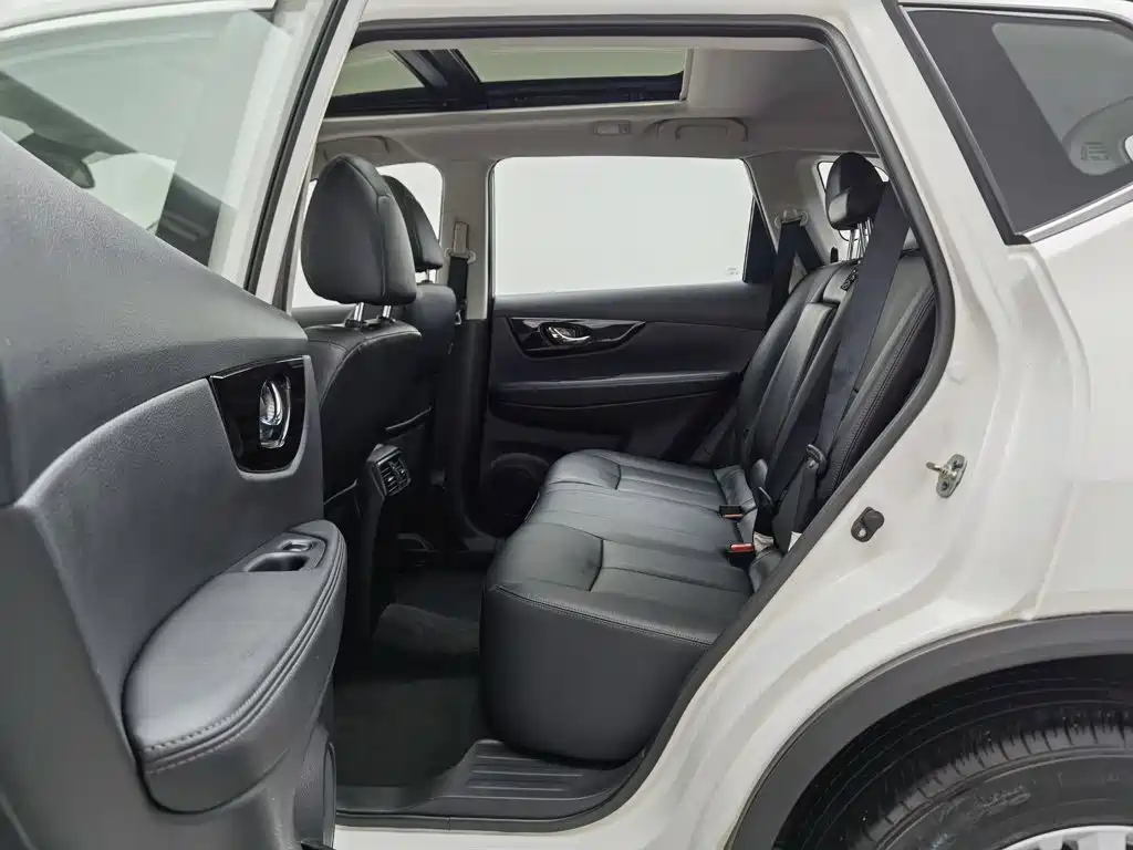 Nissan X-Trail — миниатюра 15