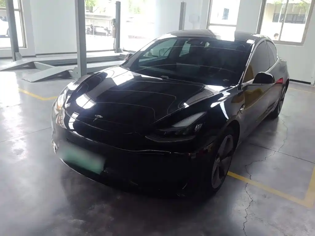 Tesla Model 3 — миниатюра 2