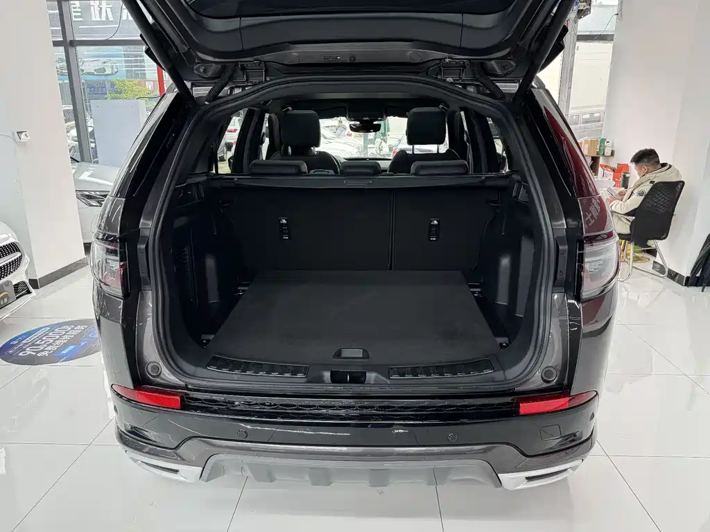 LAND ROVER DISCOVER SPORTS