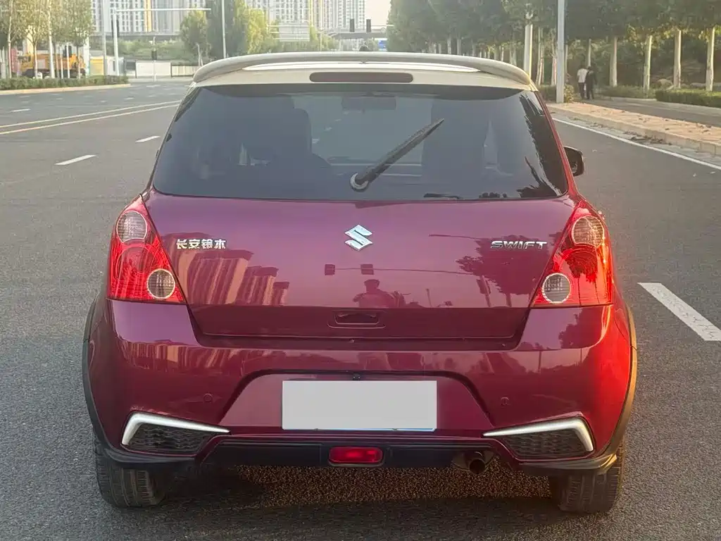 Suzuki Swift — миниатюра 8