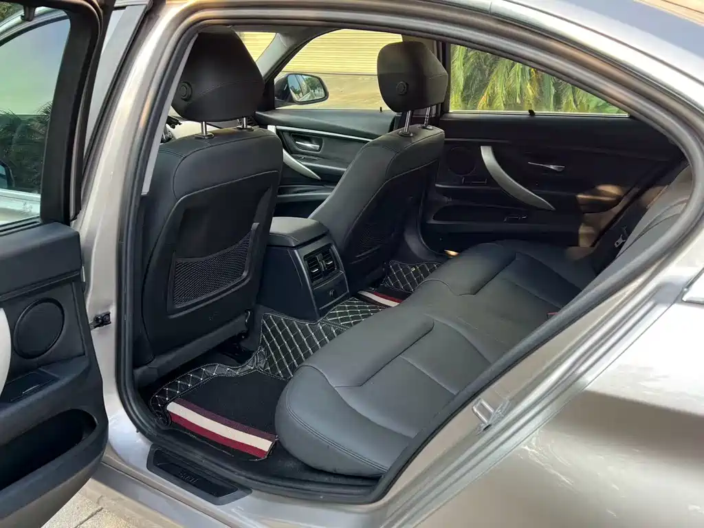 BMW 3 Series — миниатюра 8