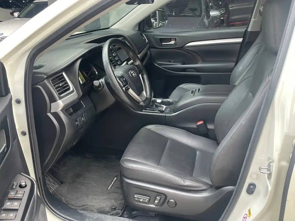 Toyota Highlander — миниатюра 7