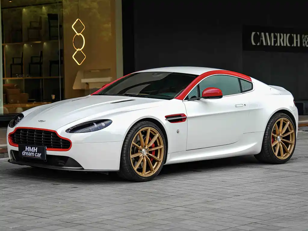 Aston Martin V8 Vantage 2017