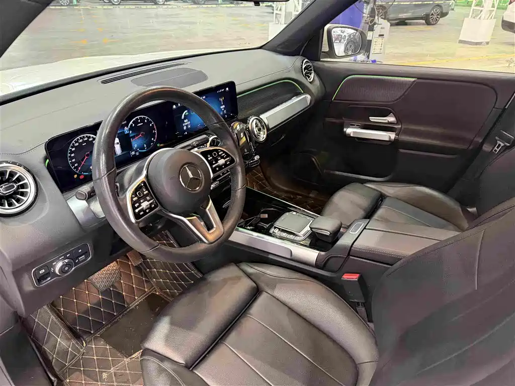 Mercedes-Benz GLB — миниатюра 8