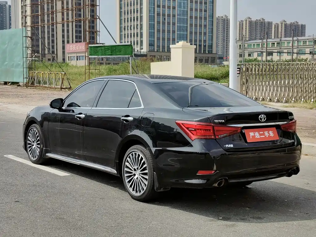 Toyota Crown — миниатюра 6