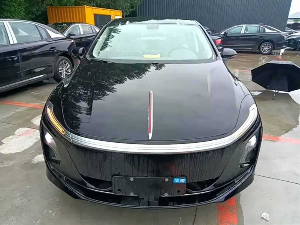 Hongqi E-QM5 2025 610km PLUS