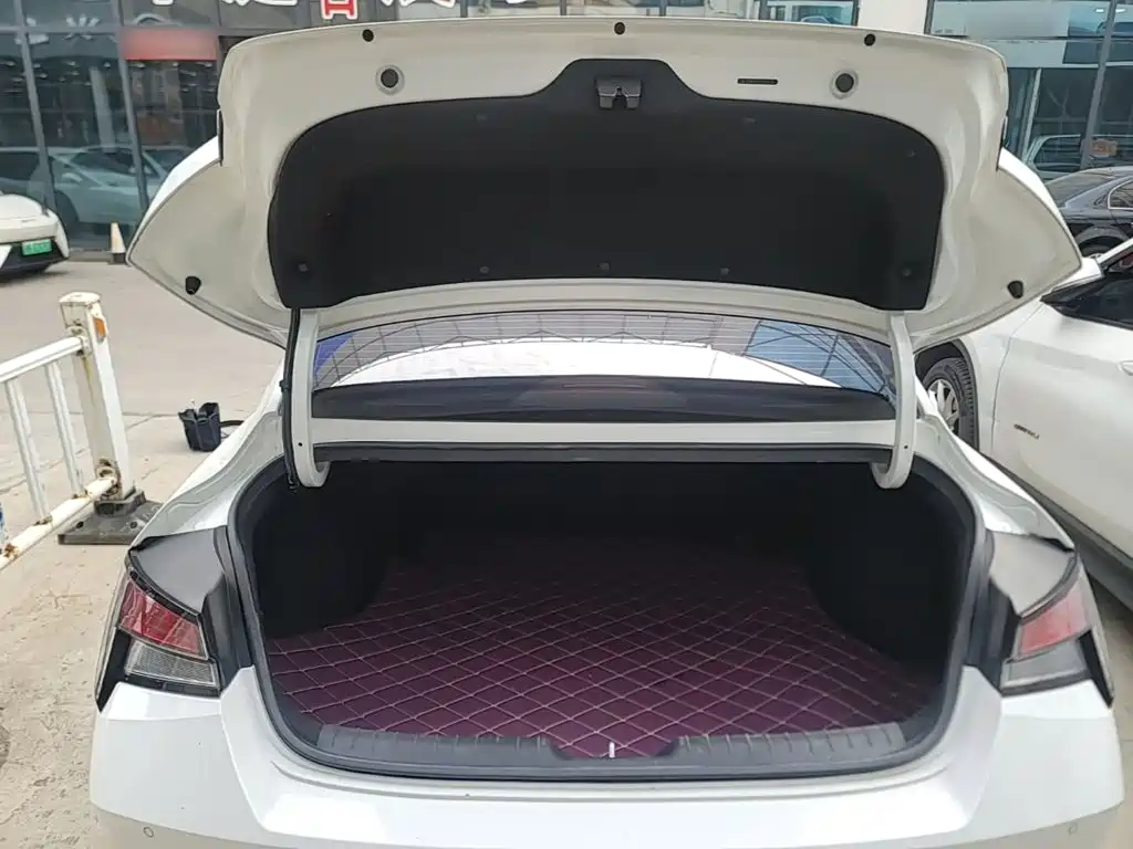 Hyundai Elantra — миниатюра 19