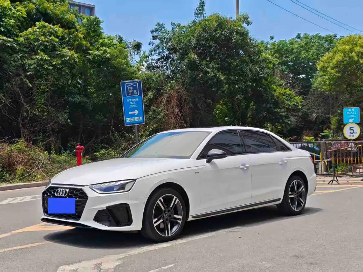 奥迪A4L 2023款 40 TFSI 豪华动感型 2023