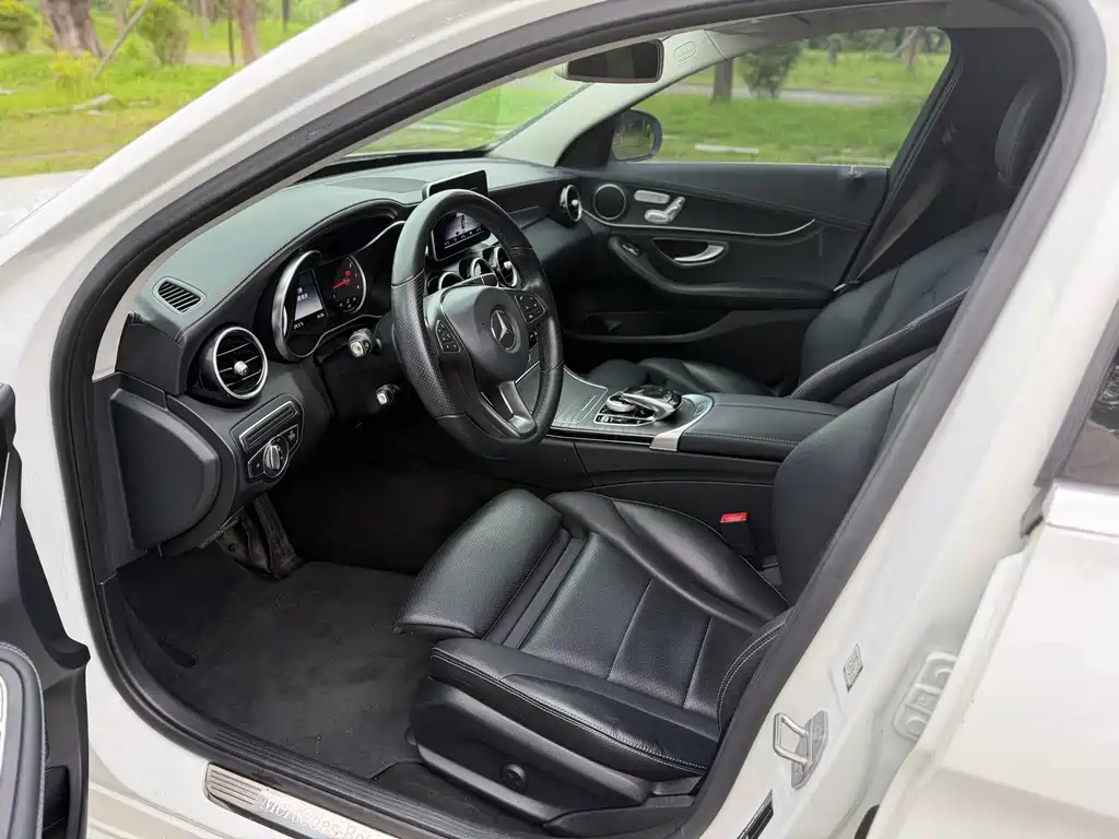Mercedes-Benz C-Class — миниатюра 11