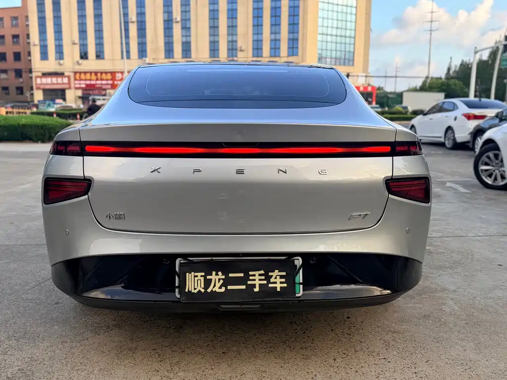 XPeng P7 — миниатюра 3