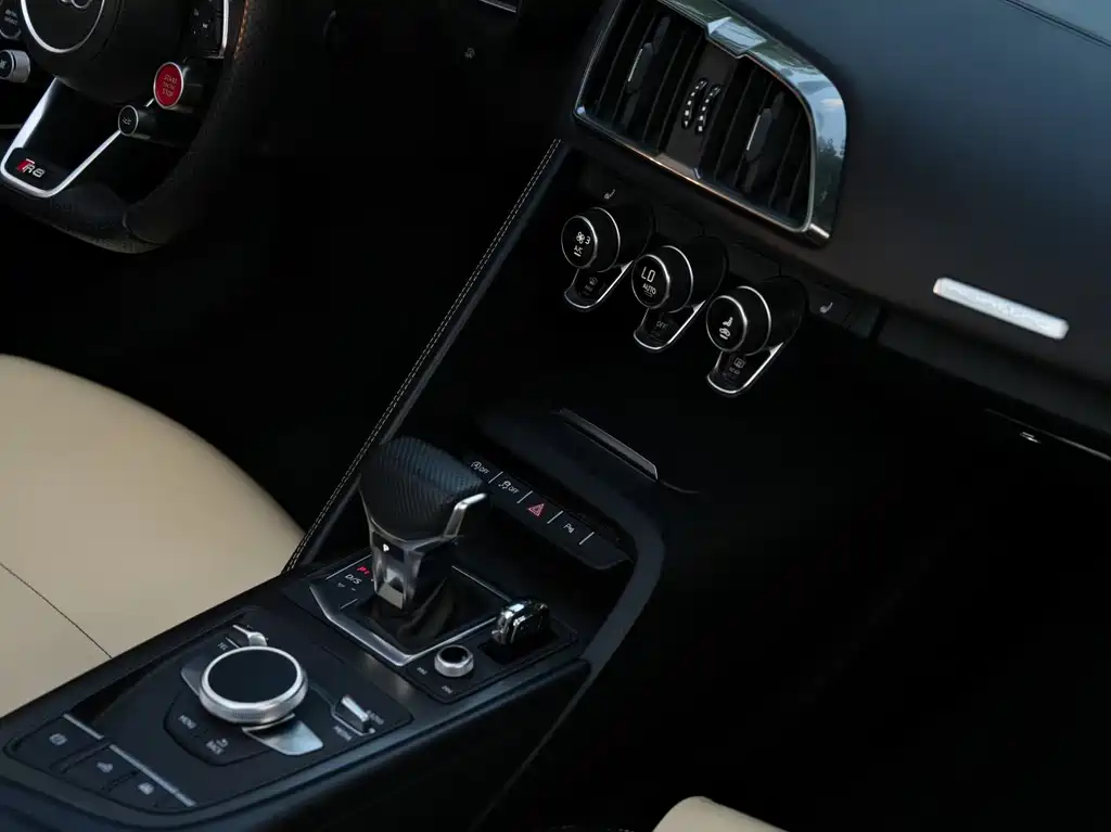 Audi R8 — миниатюра 6