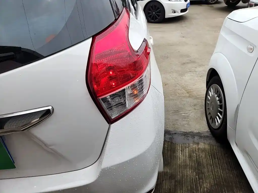 Toyota Yaris L — миниатюра 8