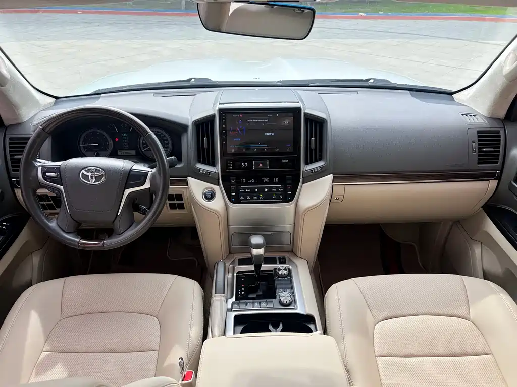Toyota Land Cruiser 2019 4.0L AT