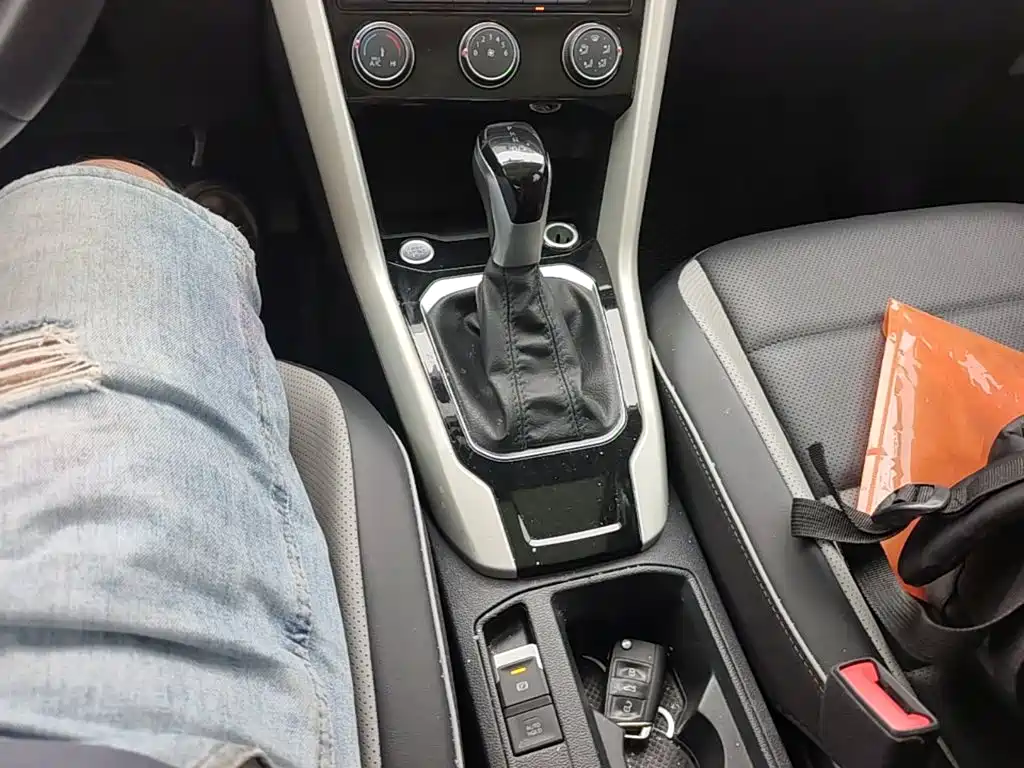 Volkswagen T-Roc — миниатюра 14