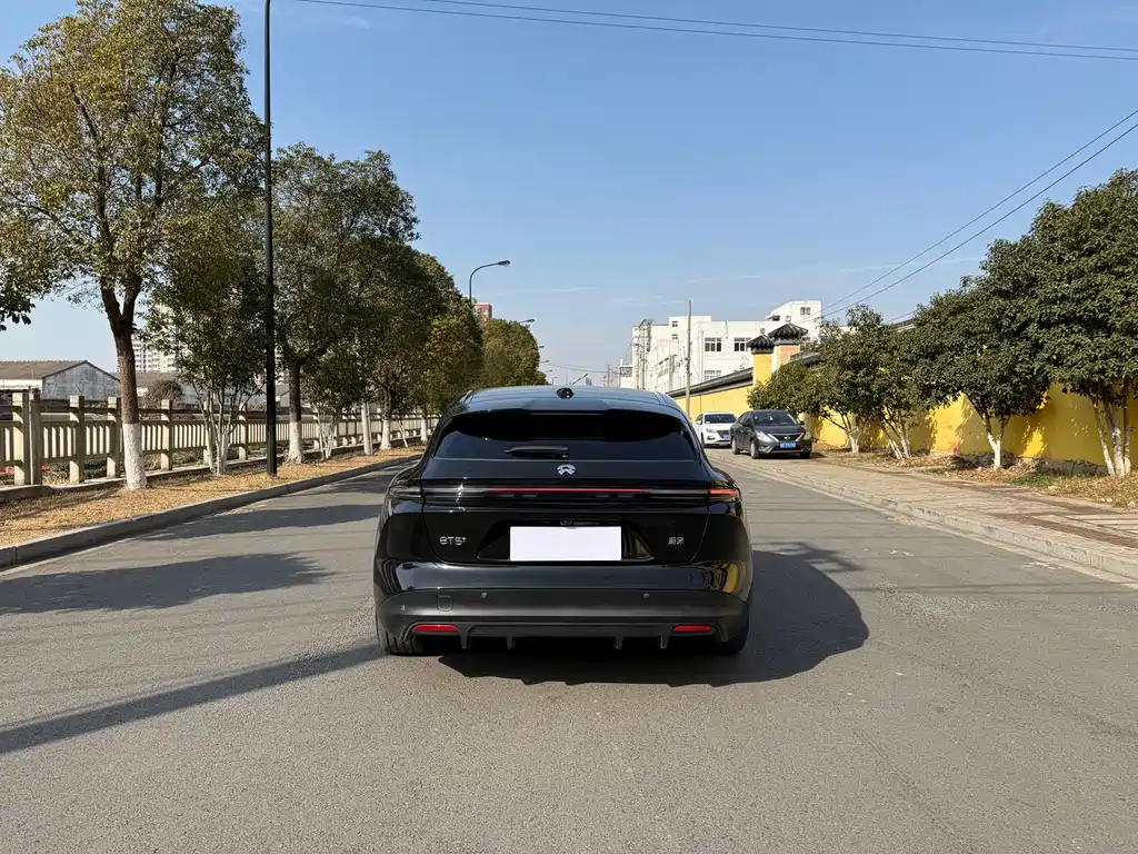 NIO NIO ET5T
