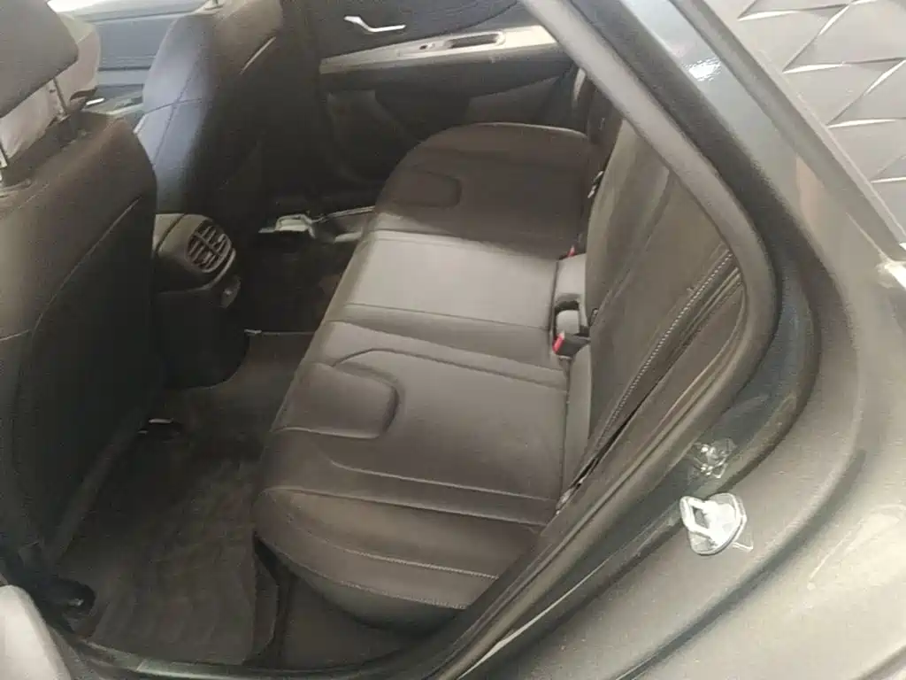 Hyundai Elantra — миниатюра 17