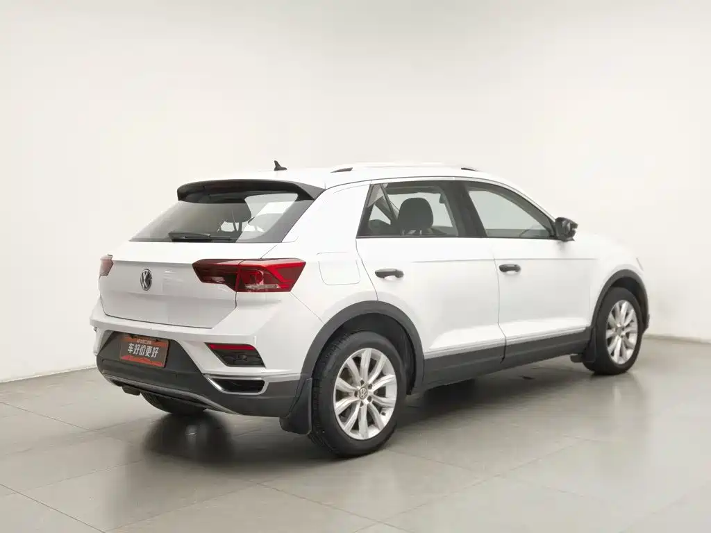 Volkswagen T-Roc — миниатюра 2