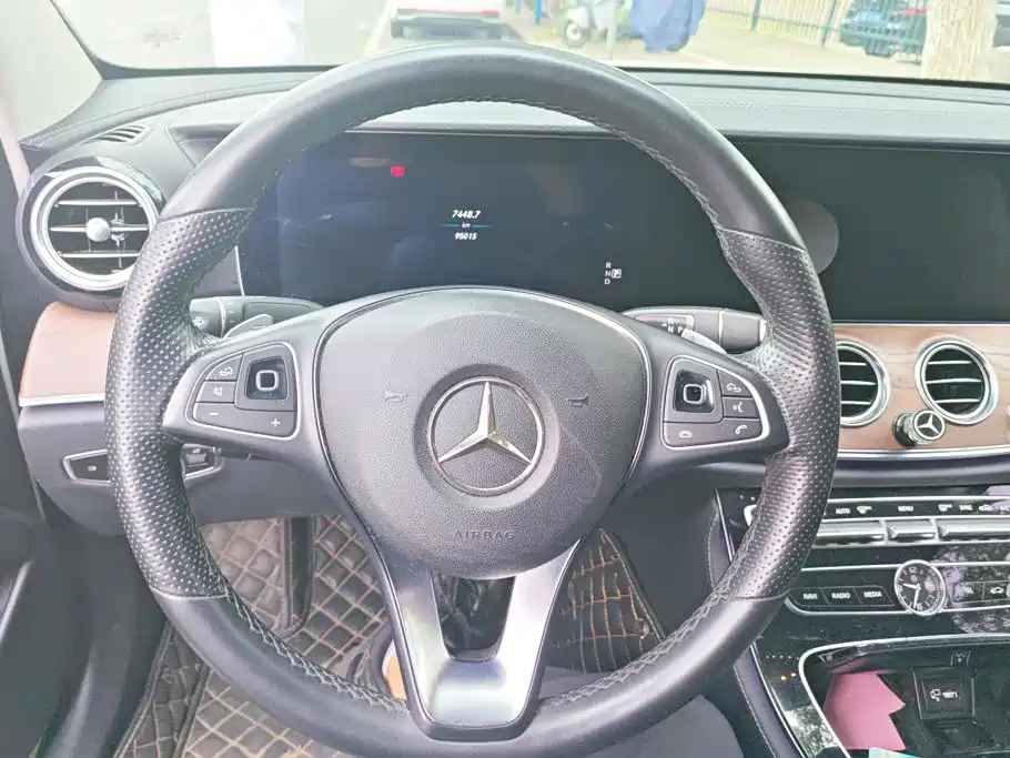 Mercedes-Benz E-Class — миниатюра 15
