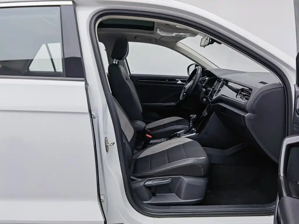 Volkswagen T-Roc — миниатюра 23