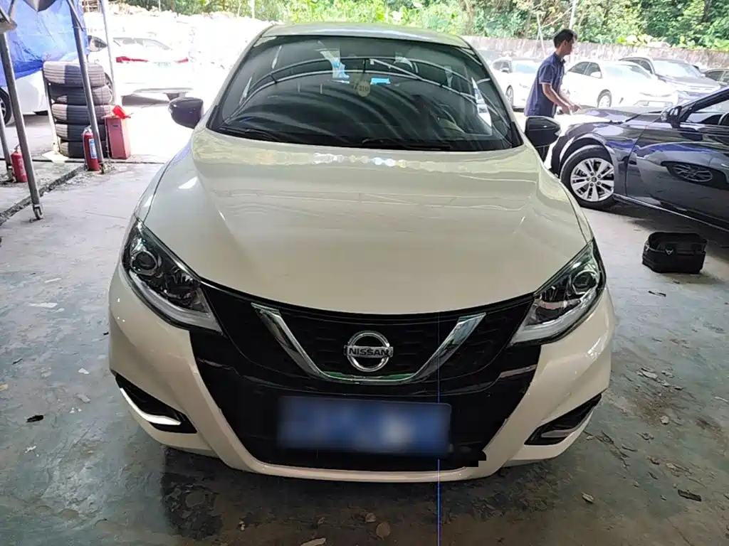 Nissan Tiida — миниатюра 3