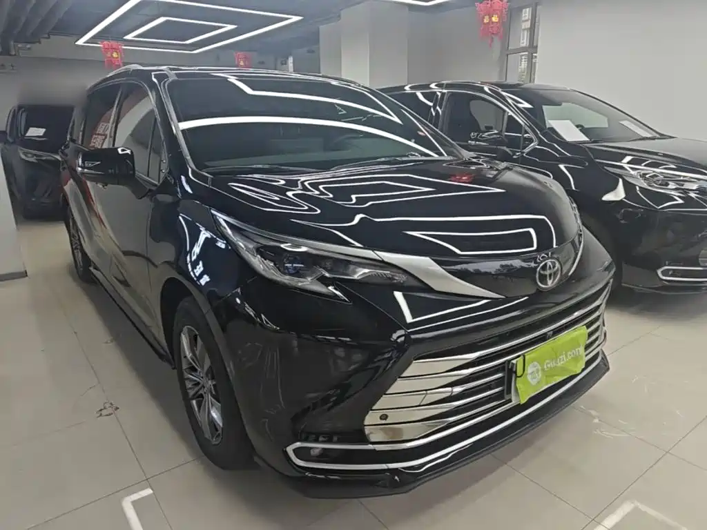 Toyota Sienna — миниатюра 4