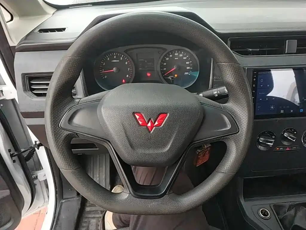 Wuling Hongguang PLUS — миниатюра 11