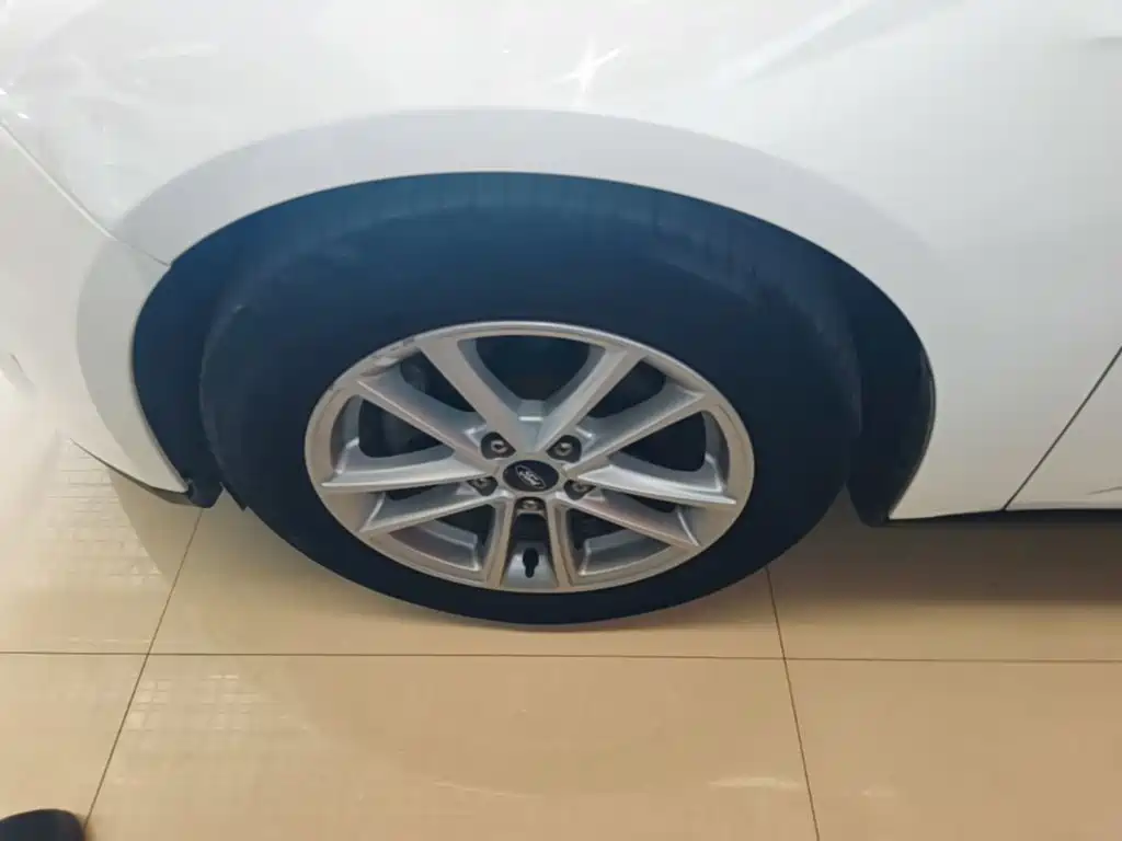 Ford Focus — миниатюра 23