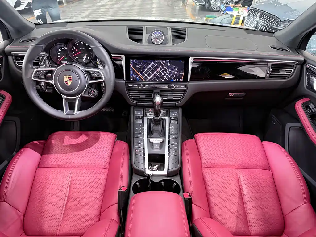 Porsche Macan — миниатюра 8