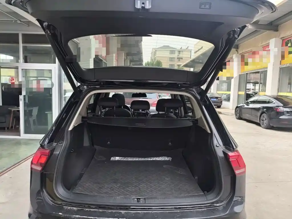 Volkswagen Tiguan L — миниатюра 19