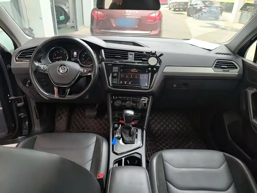 Volkswagen Tiguan L — миниатюра 10
