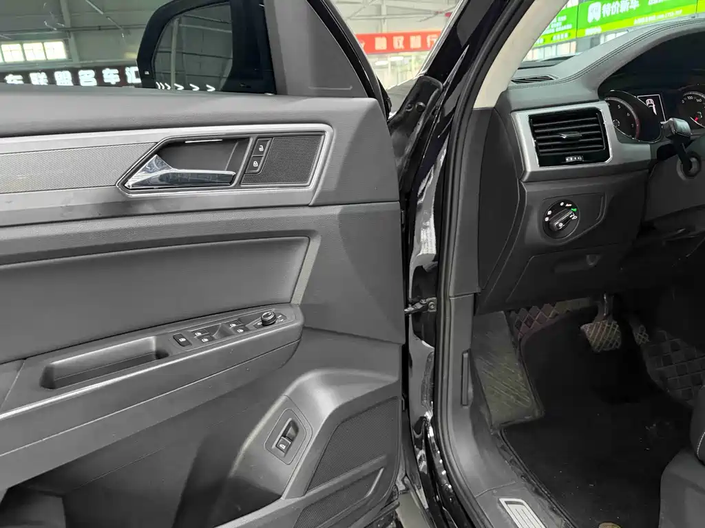 Volkswagen Teramont — миниатюра 9