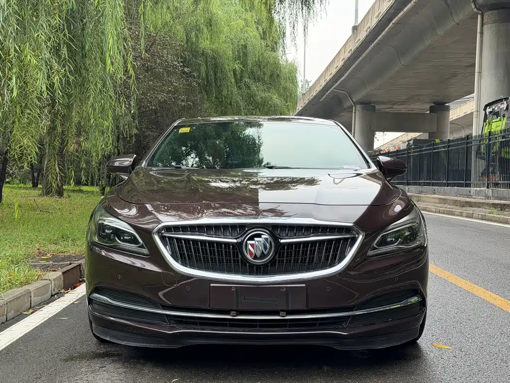 Buick LaCrosse — миниатюра 2