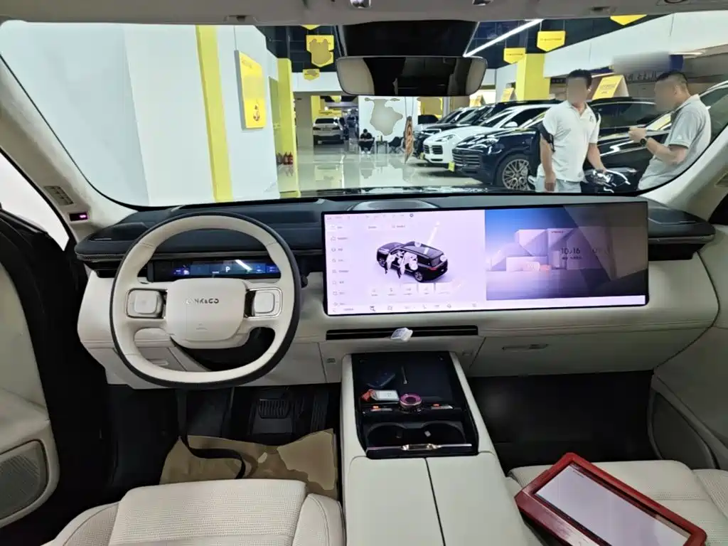 Lynk & Co 900 — миниатюра 10