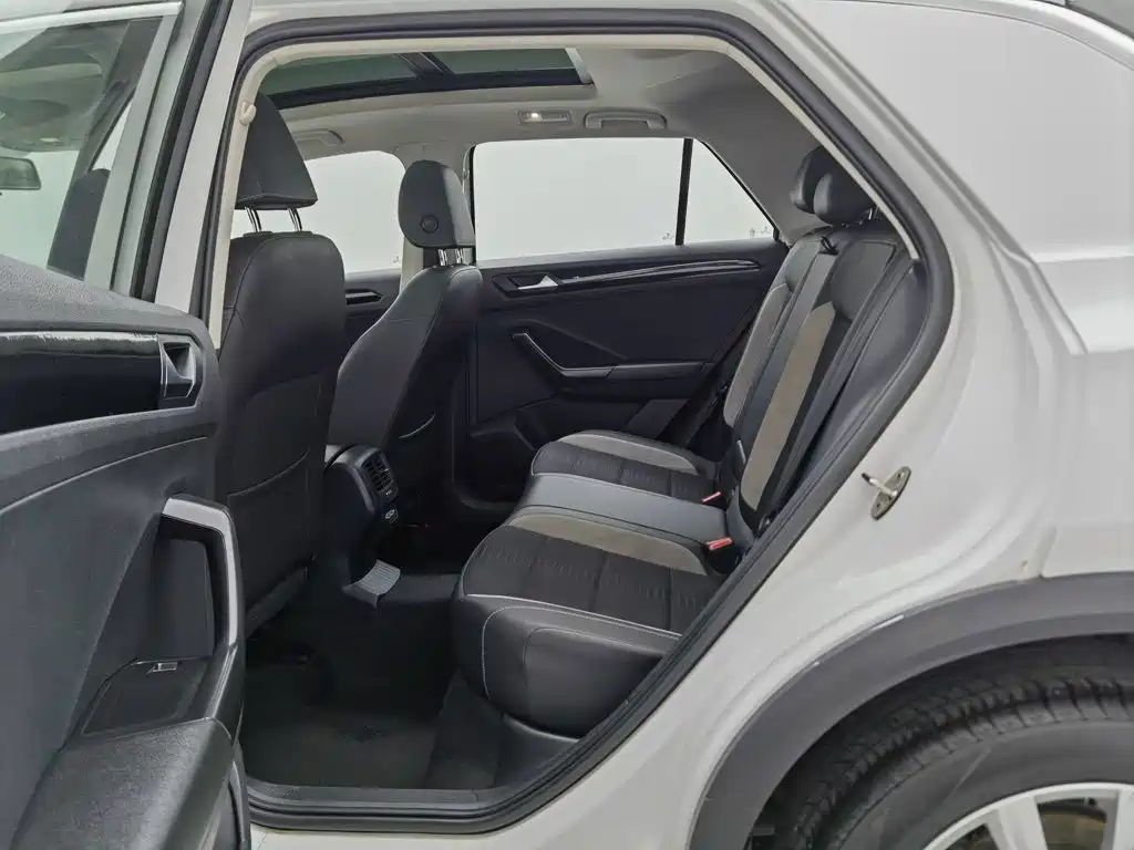 Volkswagen T-Roc — миниатюра 15